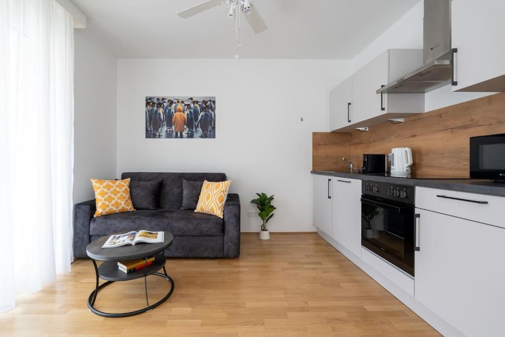 Elegant 1Br Flat With Balcony By Hm Apartment Wien Ngoại thất bức ảnh