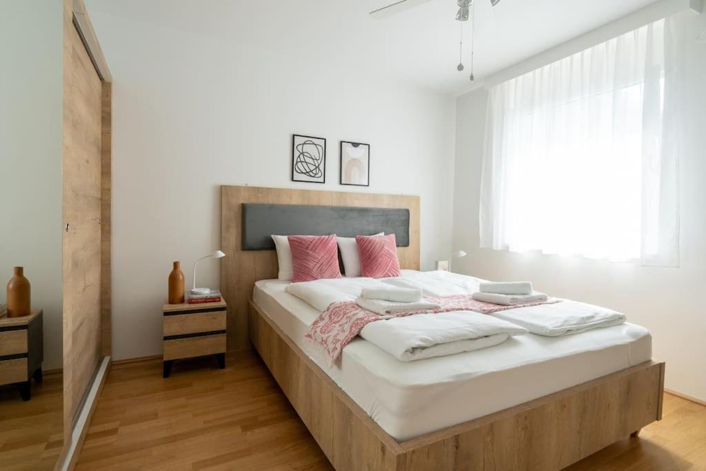 Elegant 1Br Flat With Balcony By Hm Apartment Wien Ngoại thất bức ảnh